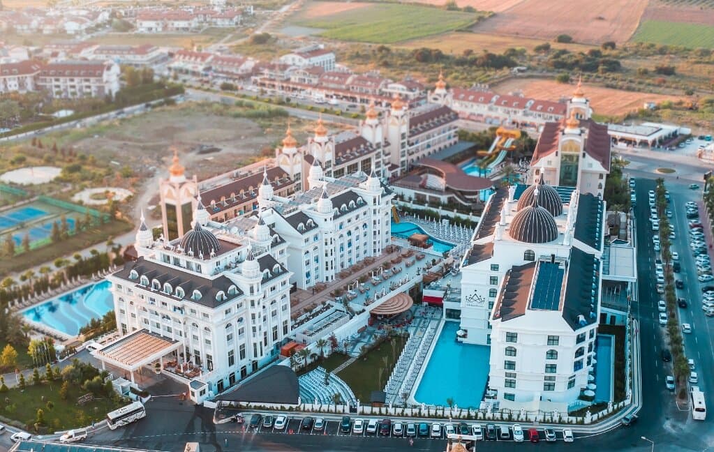 Side Royal Palace
