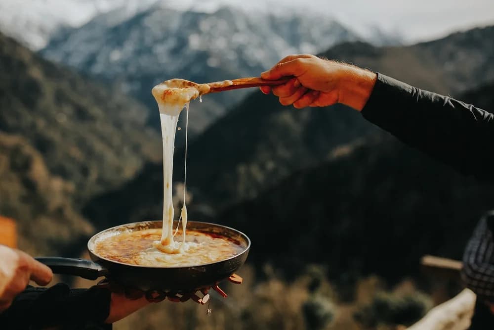 holiway travel kuymak karadeniz tavada uzayan peynir