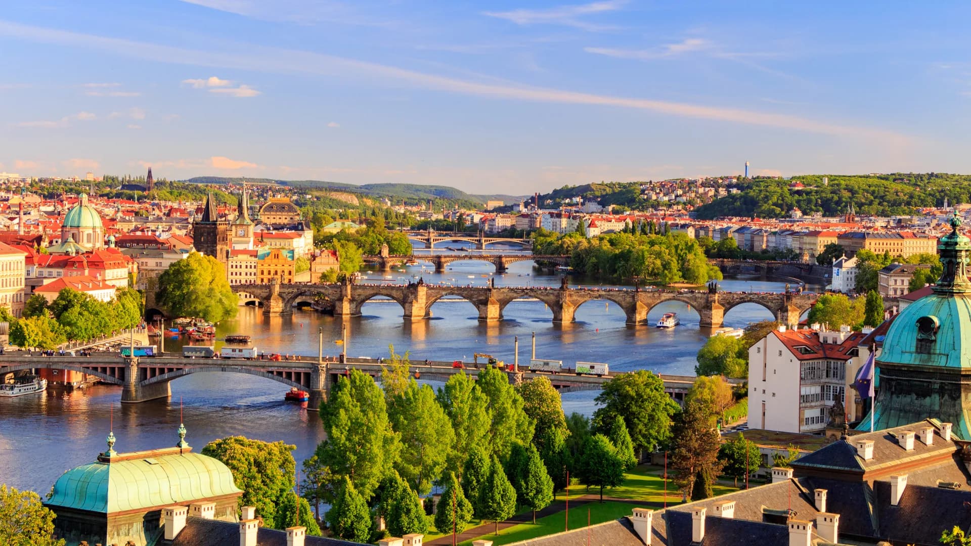 Orta Avrupa'nın Altın Üçgeni Cesky Krumlov & Bratislava & Pandorf Outlet Turları Dahil Ajet HY ile Promosyon 7 Gece 8 Gün (PRG-BUD)