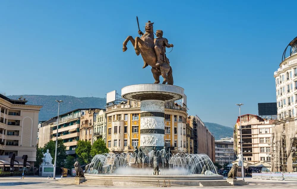Kosovalı Büyük Balkanlar Turu AJet ile Extra Turlar ve Akşam Yemekleri Dahil TZL-TZL