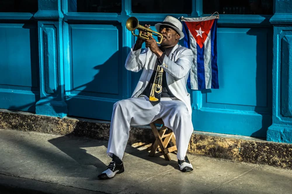 holiway travel cuba havana old town sokaklar