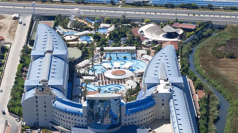 Crystal Admiral Resort Suites & Spa