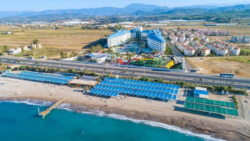 Crystal Admiral Resort Suites & Spa