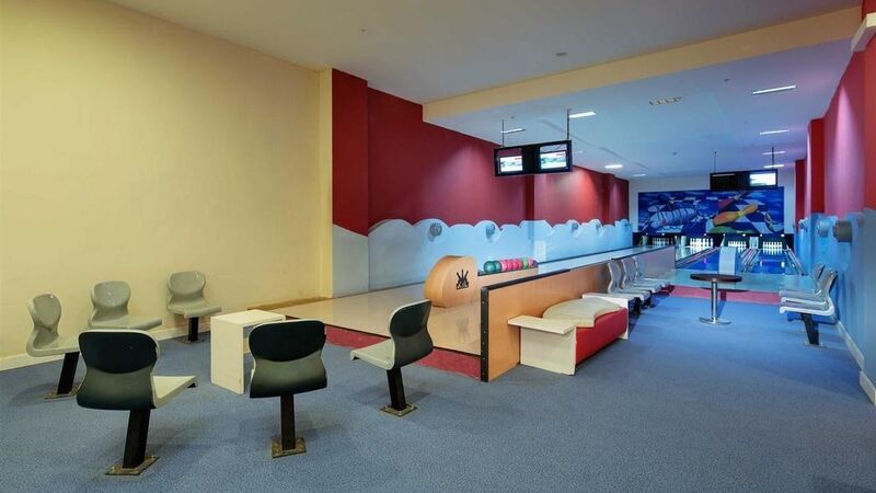 Crystal Admiral Resort Suites & Spa