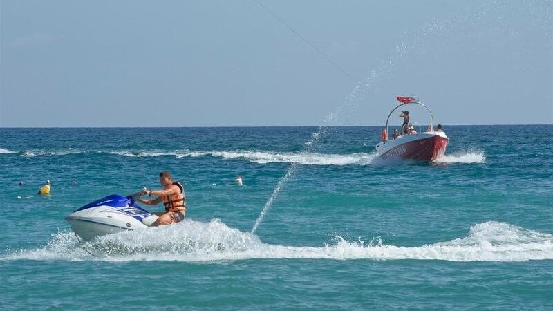 Crystal Admiral Resort Suites & Spa