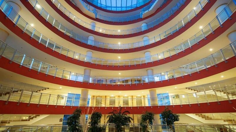 Crystal Admiral Resort Suites & Spa