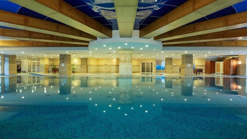Crystal Admiral Resort Suites & Spa