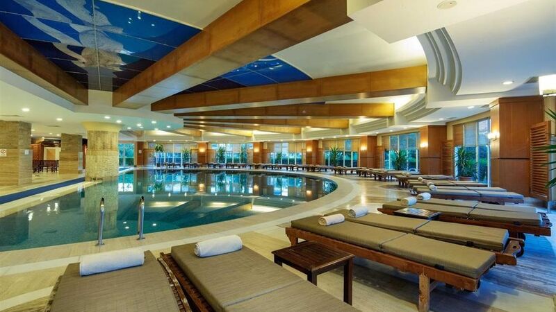 Crystal Admiral Resort Suites & Spa