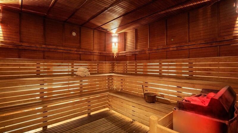 Crystal Admiral Resort Suites & Spa