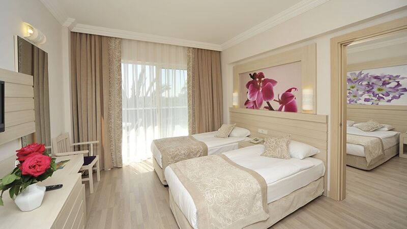 Seaden Corolla Hotel