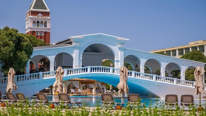 Venezia Palace Deluxe Hotel
