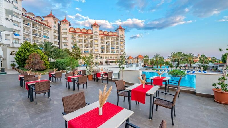Serenis Hotel