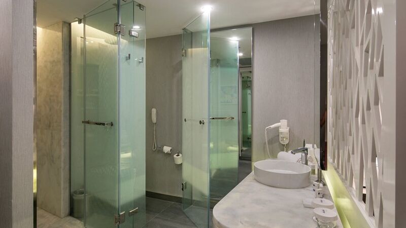 The Sense De Luxe Hotel