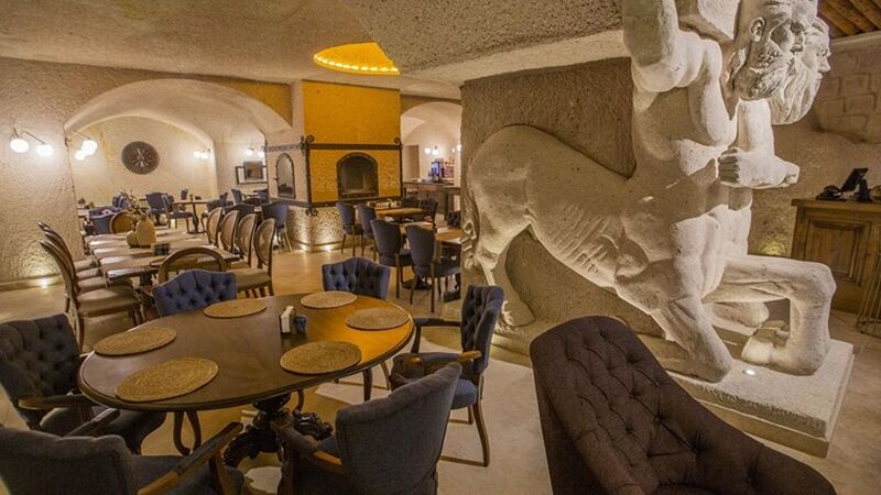 Nino Cave Suites