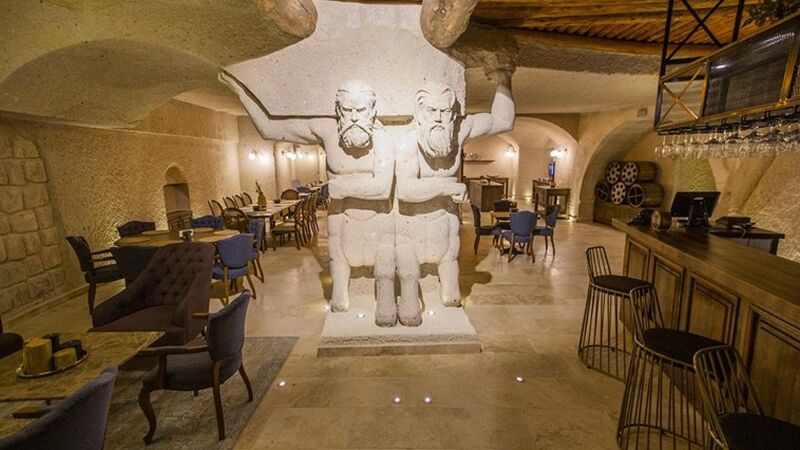 Nino Cave Suites