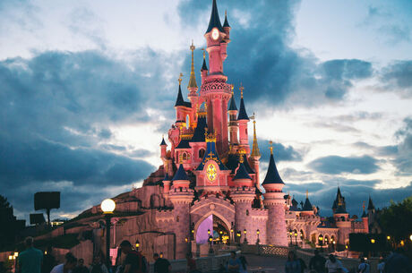 Mega Benelüx & Paris & Colmar & Köln Turu Pegasus Havayolları ile 7 Gece 8 Gün (CRL-CRL) IS001