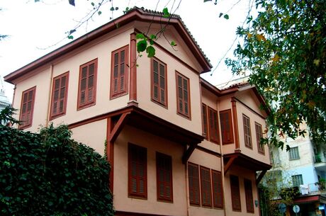 Otobüs İle Balkan Üçgeni Turu Ekstra Turlar Akşam Yemekleri ve Yunan Tavernası Dahil 4 Gece 5 Gün 2025