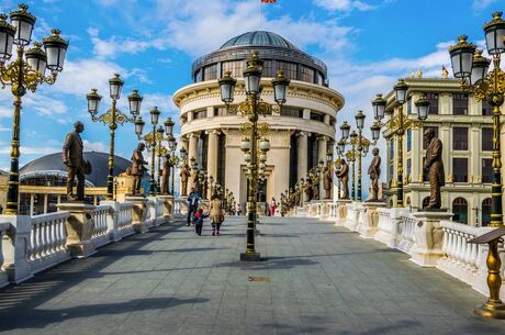 Adana Çıkışlı Kosovalı Büyük Balkanlar Turu AJet ile Extra Turlar ve Akşam Yemekleri Dahil SKP-BEG