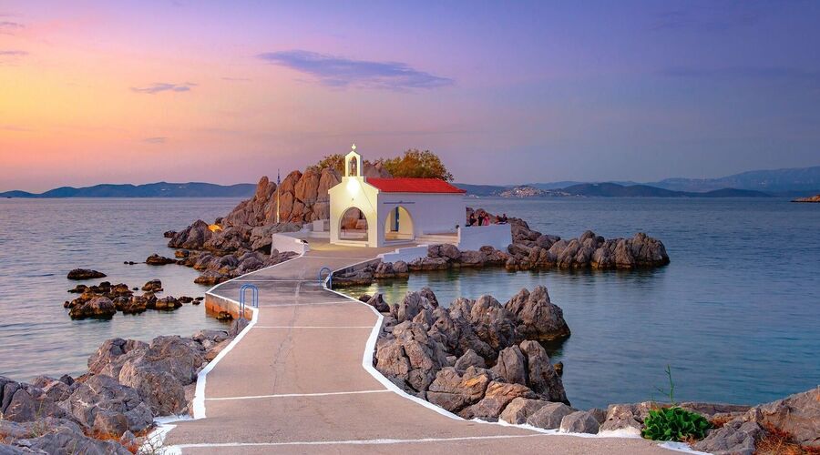 Ayvalık Hareketli Midilli Adası Turu 2 Gece 3 Gün IT001
