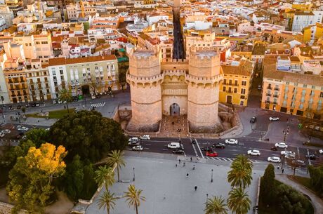 İzmir'den İspanya Ve Endülüs İkonları Turu Sunexpress Havayolları İle 7 Gece BCN-BCN IS001