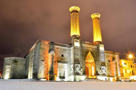 İstanbul Çıkışlı Turistik Doğu Ekspresi Turu ( Trenle Gidiş – Uçakla Dönüş )