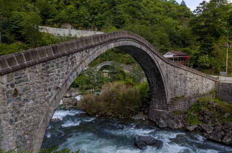 Kosovalı Büyük Balkan Turu Air Albania Havayolları İle Extra Turlar ve Akşam Yemekleri Dahil (OHD-SHK)
